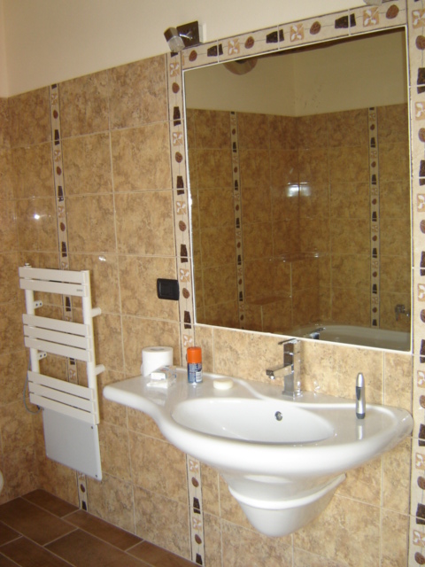 P.Bellavista bathroom in master bedroom
